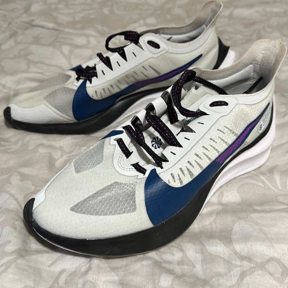 Used Nike Zoom Gravity Running Shoes - Picture 1 of 8
